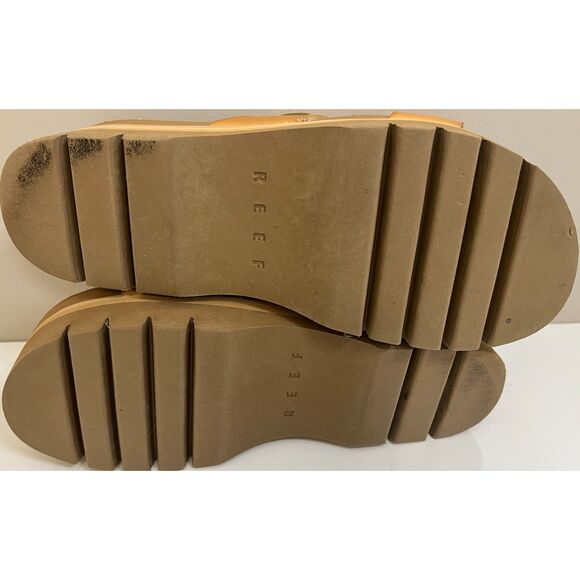 Reef Cushion Vista Hi sandals. Size 8.5(W). - Picture 7 of 8